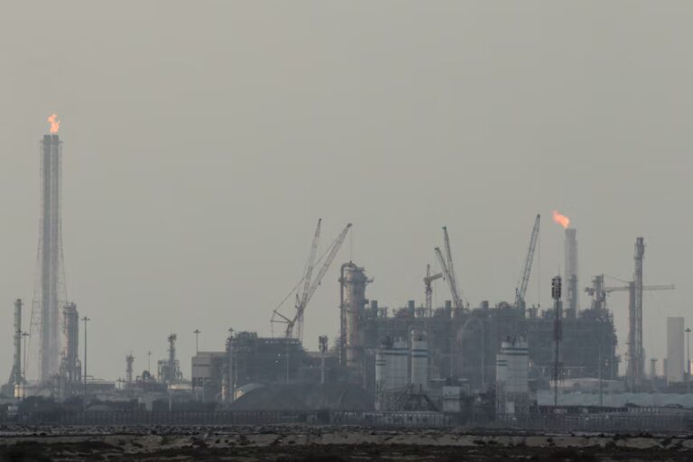 EXPLOSION KILLED LIQUEFIED NATURAL GAS KILLED QATAR'S